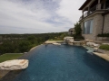 infinity_pool_with_swim-up_bar_1