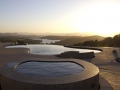 free-form_infinity_pool_with_hot_tub_4